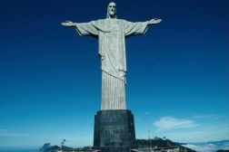 История одного шедевра: статуя Христа Искупителя в Рио-де-Жанейро –  признанный символ христианской веры - RadioVan.fm
